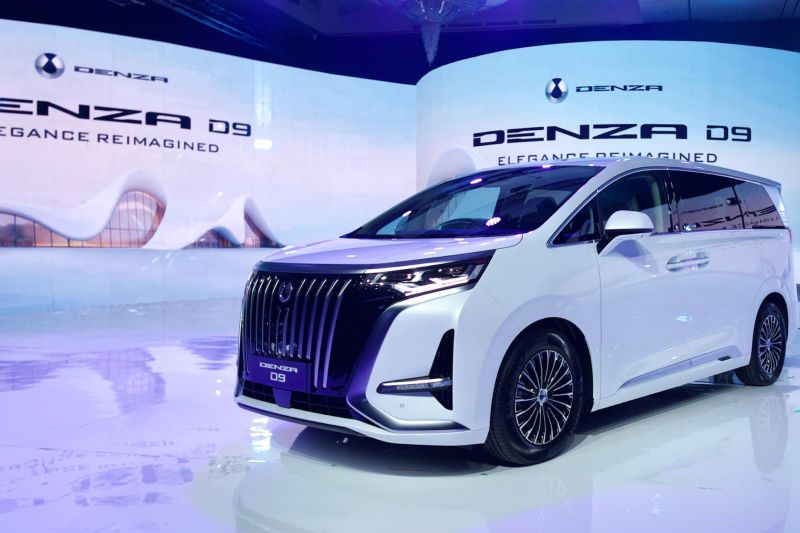Alphard Ketar-Ketir! Mobil Listrik Premium Ini Siap Mengaspal