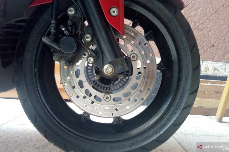 Rem Blong? Jangan Panik! Ini Cara Aman Atasi Rem Cakram Panas