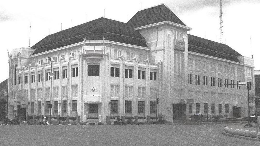 Bank Pertama RI: Ada Kakek Prabowo!