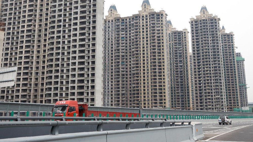 Bangkrut! Utang Rp4.890 T, Saham Evergrande Didepak!