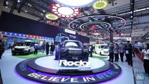 Astra Ungkap Jurus Jitu Lawan Mobil Listrik China!
