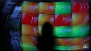 Investor Berpesta! Saham UANG Meroket Gara-Gara Happy Hapsoro?