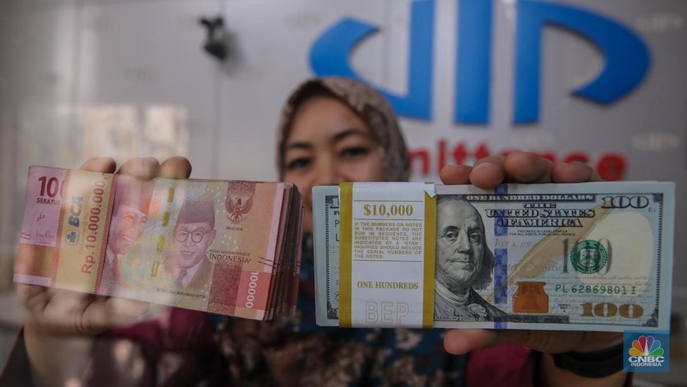 Rupiah Terkapar! Dolar Sentuh 17 Ribu?