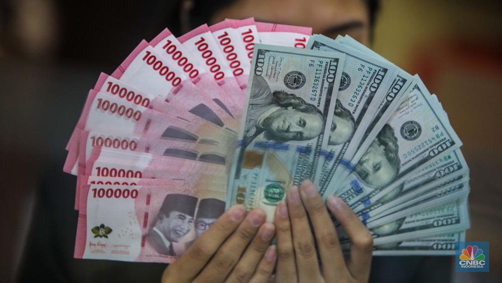 Rupiah Terkapar! Dolar AS Sentuh Rp16.585, Rekor Baru?