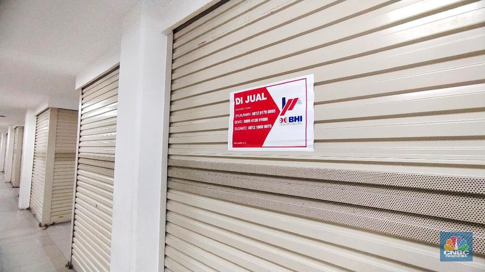 Puluhan Bank Tutup! Nasib Uangmu Aman? Cek di Sini!