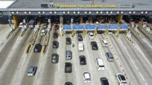 Lonjakan Mobilitas: 196 Ribu Kendaraan Keluar Jabotabek Sambut Libur Panjang, Ekonomi Terus Menggerak