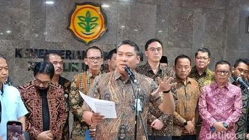 Minta Pengusaha Sawit Tak Khawatir, Wamentan: PT DSI Tak Ambil Untung! – Pemerintah Tegaskan Kebijakan Ekspor