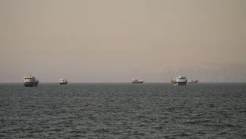 Iran Gencarkan Peringatan Keras: Kapal Terpaksa Patuh Jalur Resmi di Selat Hormuz