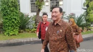 Luhut Serahkan Hasil Survei Dampak Ekonomi MBG ke Prabowo, Ini Isinya – Dampak Besar MBG Terungkap